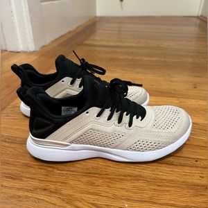 APL Techloom Tracer training sneakers, size 7.5 womens
